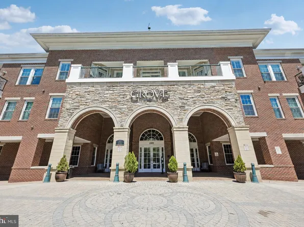 2055 26th St S #5-203, Arlington, VA 22206
