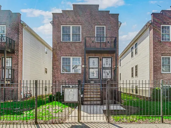 1453 E 72nd St, Chicago, IL 60619