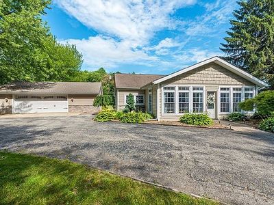 7869 N 600 E, Rolling Prairie, IN, 46371