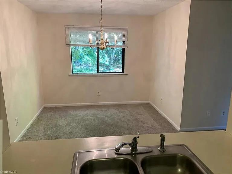 242 Lamplighter Cir — Photo 3
