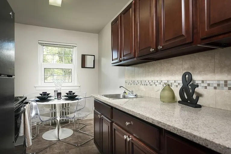 1 bed, 1.0 bath, $1,021 — Photo 1