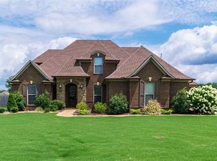 35 Cross Pointe Dr, Jackson, TN 38305