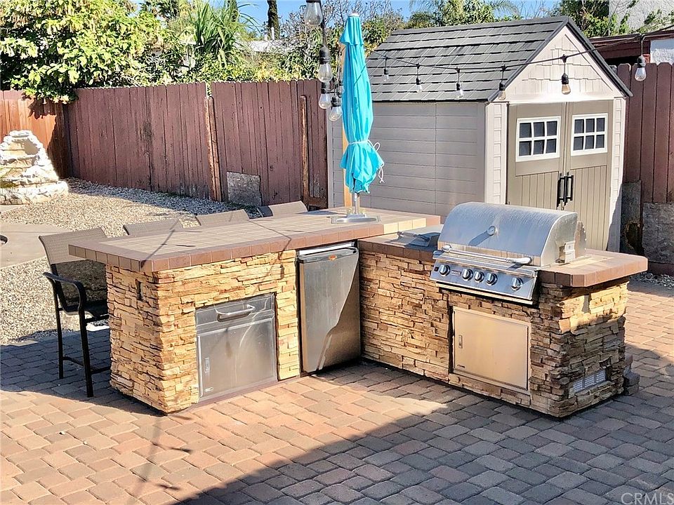 1st image of 9521 Lampson Ave