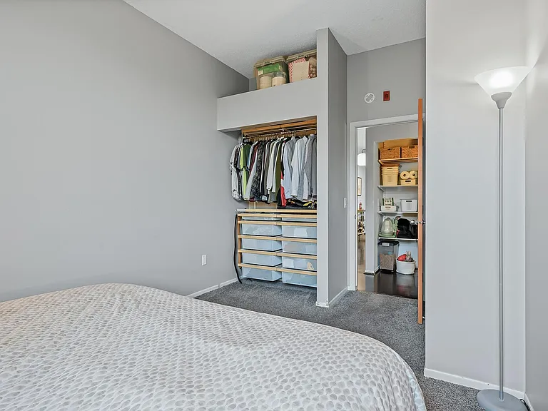 215 7th St NE #301 — Photo 13