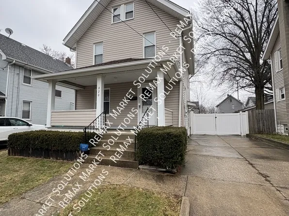 979 Neptune Ave, Akron, OH 44301