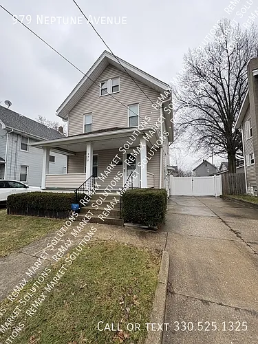 979 Neptune Ave Photo 1