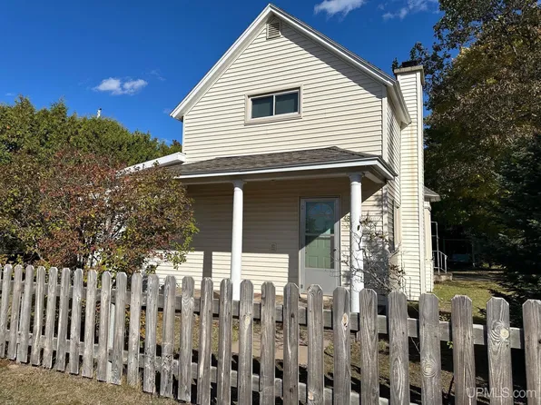 48 N Mitchell St, Gwinn, MI 49841