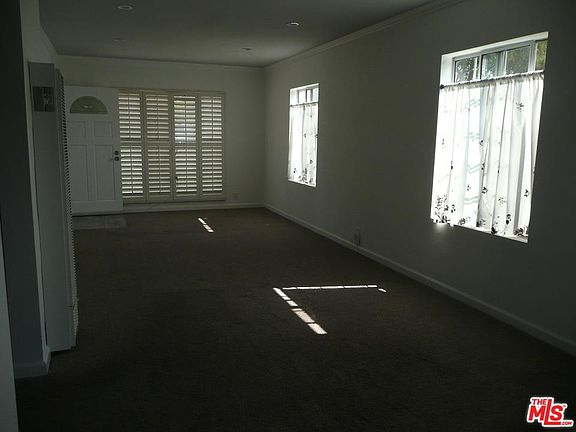 5th image of 706 E 137th St