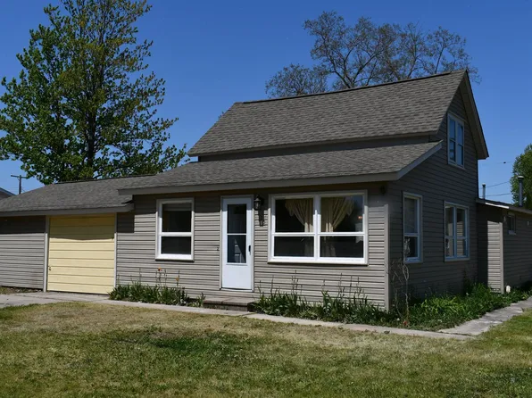 112 Stockman St, Oscoda, MI 48750