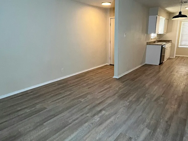 909 Betsy Ross Dr #B — Photo 8