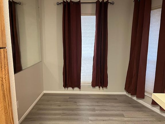 4th image of 3919 Fairmont Pkwy APT 252