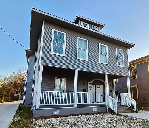 228 Lotus St Photo 1