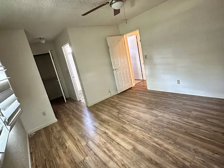 1359 Dove St — Photo 5
