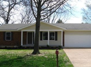 310 Windsor Spring Dr, Saint Louis, MO 63122