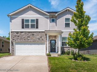 8017 Cedar Meadows Ln, Louisville, KY 40229
