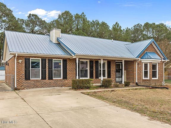 3rd image of 306 Wapiti Drive