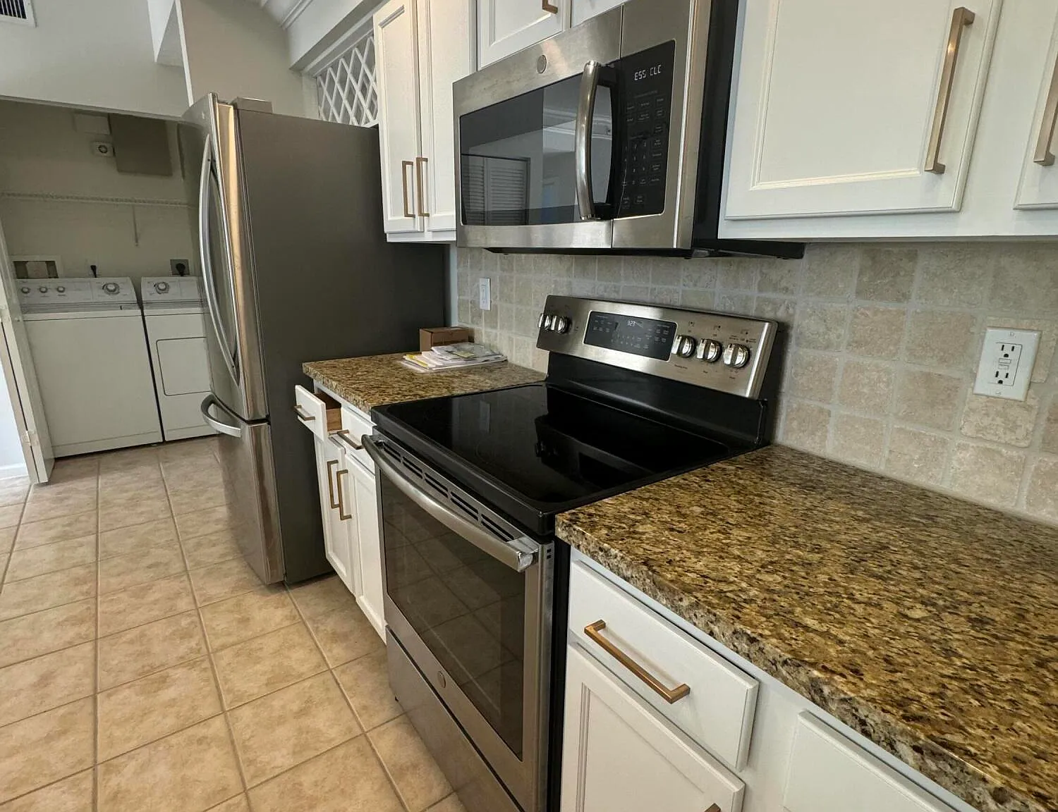 2 bed, 2.0 bath, 1281 sqft, $2,850 — Photo 3