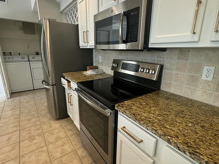 225 Murcia Dr #305 — Photo 3