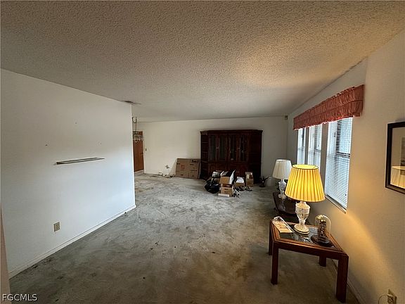 4th image of 619 Glenn Ave