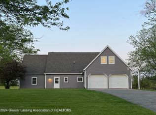 12221 S Wright Rd, Eagle, MI 48822