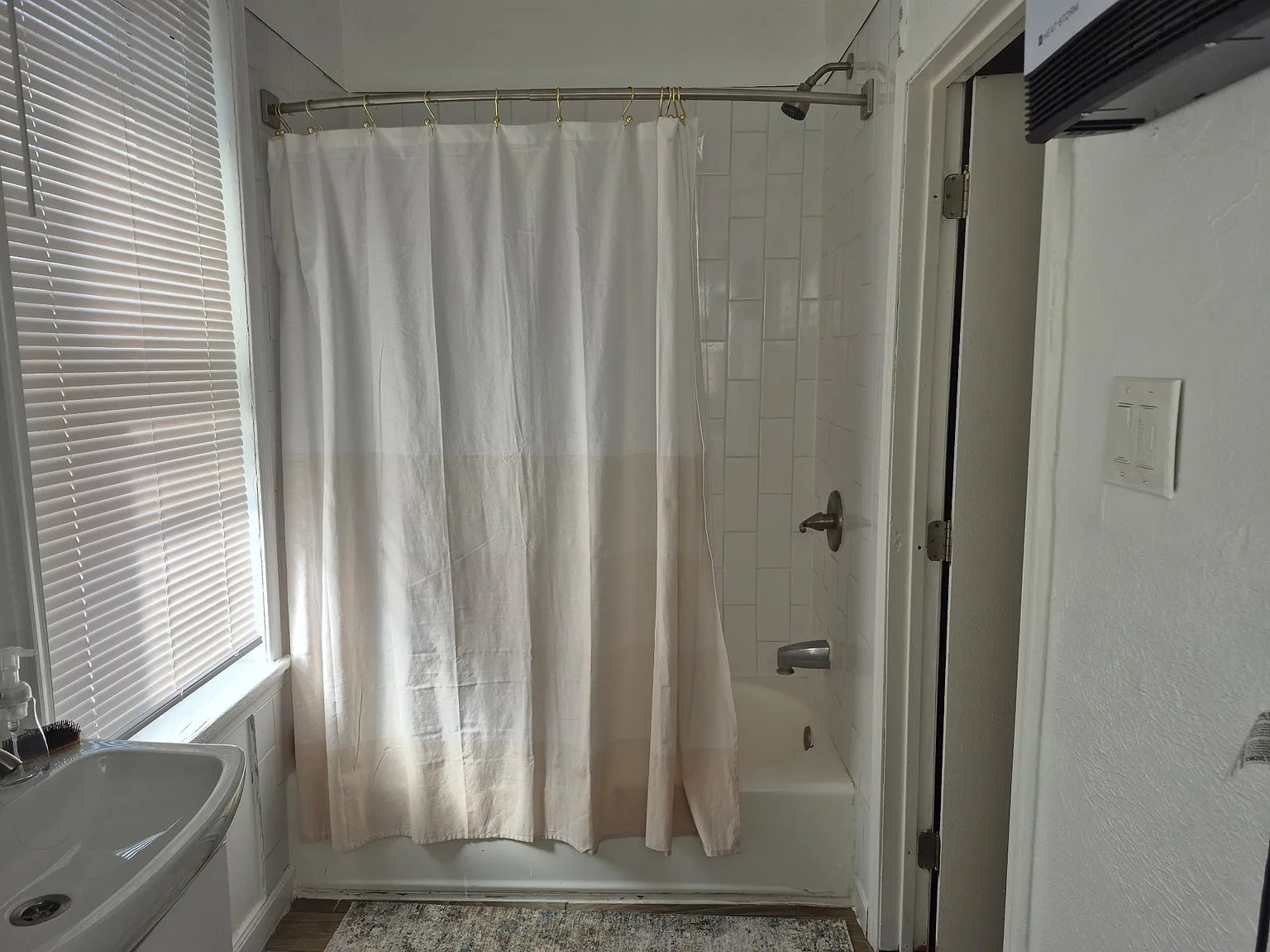 5016 Newhall St — Photo 2