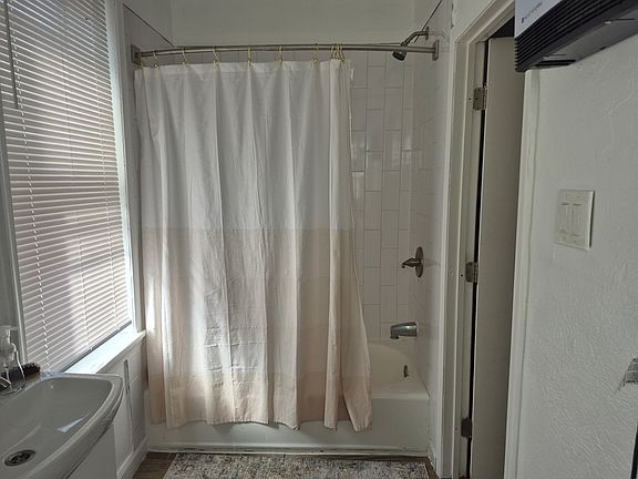 2nd image of 5016 Newhall St APT 3