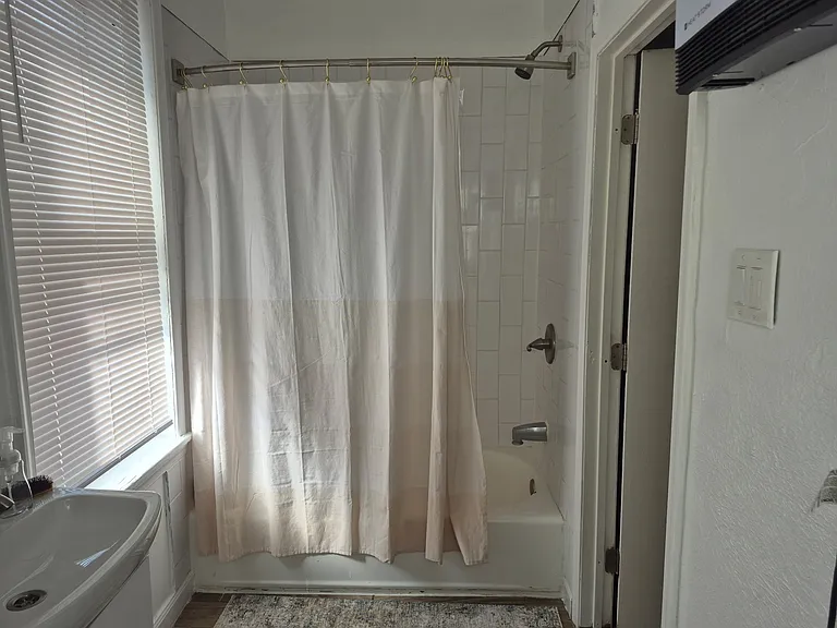 5016 Newhall St #3 — Photo 2