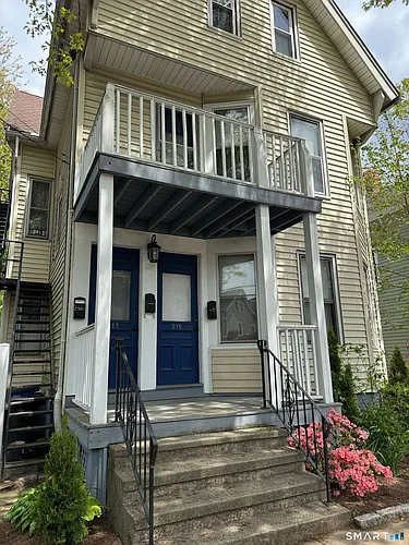 215 Willow St #1 Photo 1