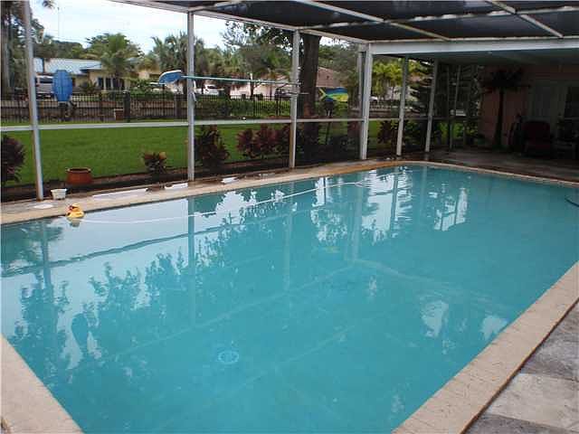 1st image of 2377 SW 27th Ter