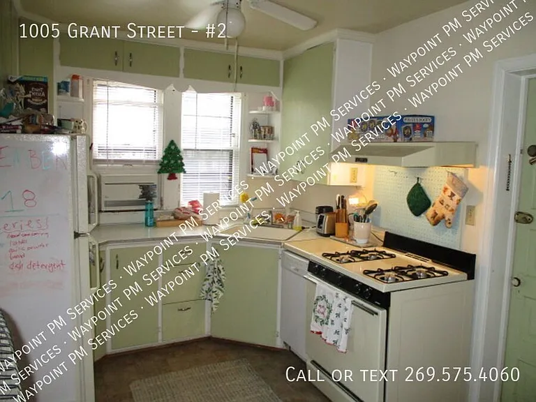 1005 Grant St #2 — Photo 6