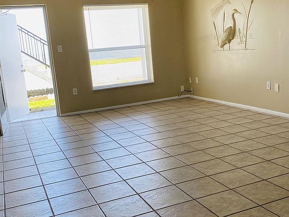 3rd image of 190 E Olmstead Dr Unit A7