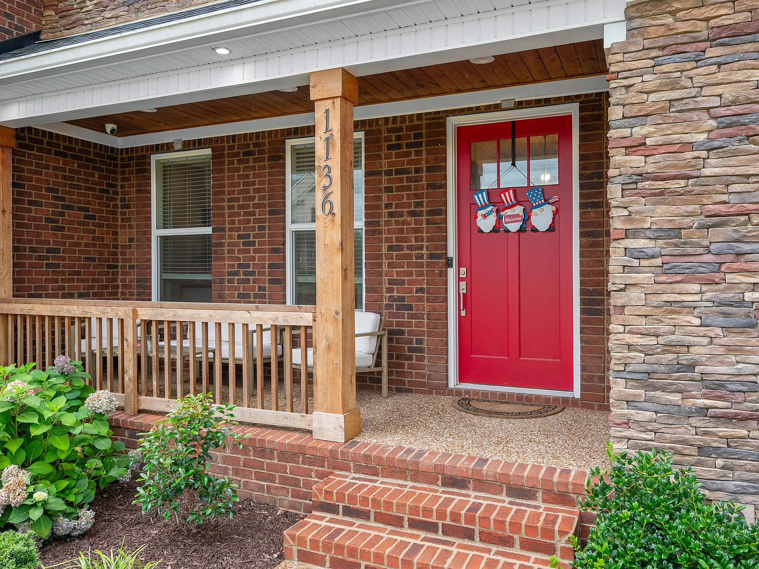 4 bed, 3.5 bath, 3791 sqft, $4,490 — Photo 2
