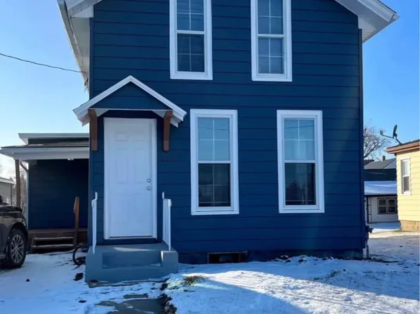 434 6th St, Jesup, IA 50648