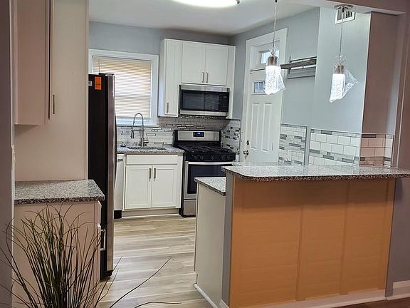 3rd image of 5640 Govane Ave