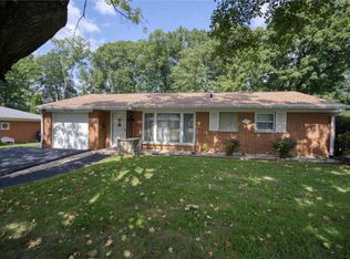 909 Clearview Dr, Belleville, IL 62223
