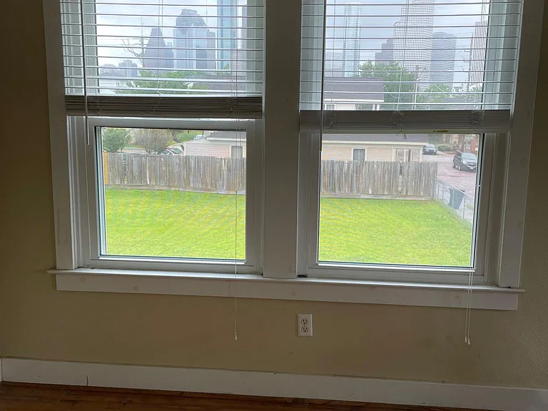 1620 Andrews St — Photo 11