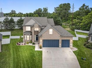 640 Elk Ridge Dr, Dundee, MI 48131