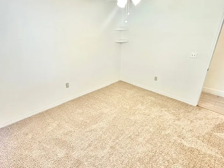 1315 Forest Shore Dr — Photo 9