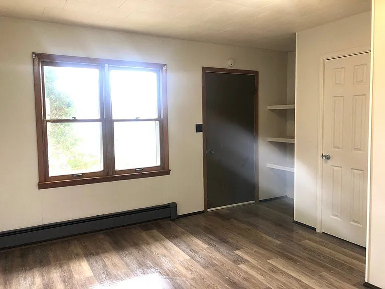 518 Ackley St — Photo 3