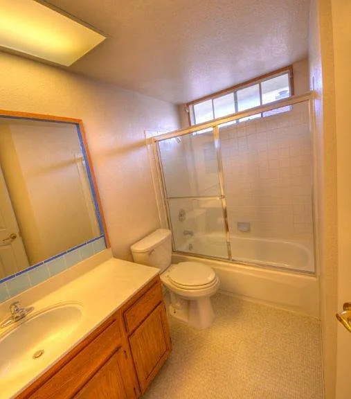 201 Yarborough Ln — Photo 30