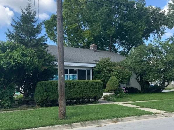 552 Orange St, Elgin, IL 60123