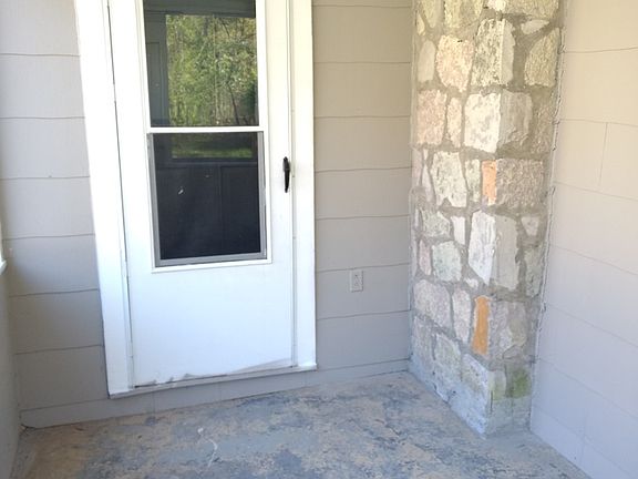 3rd image of 3234 Navajo Dr APT B