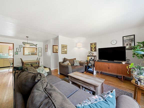 5th image of 37 Winston Drive