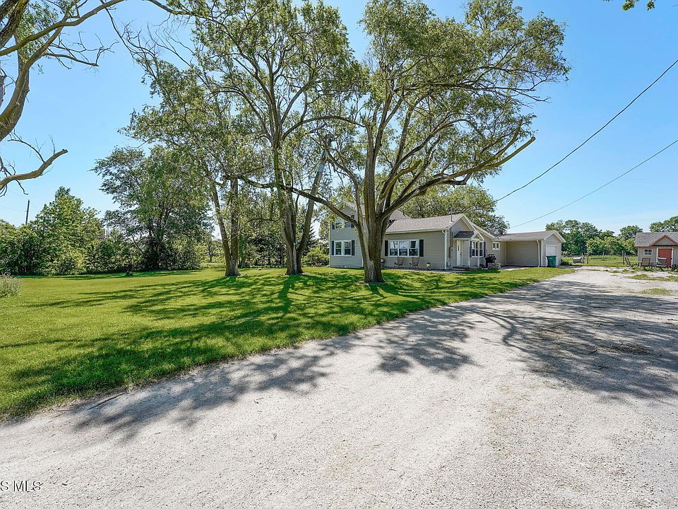 1st image of 22280 W Hellwig Rd