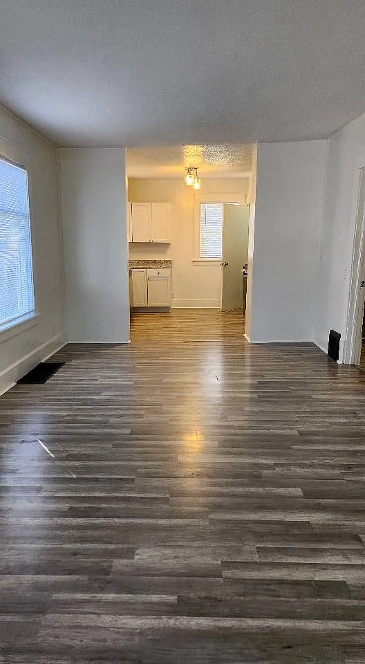 3 bed, 1152 sqft, $1,300 — Photo 3