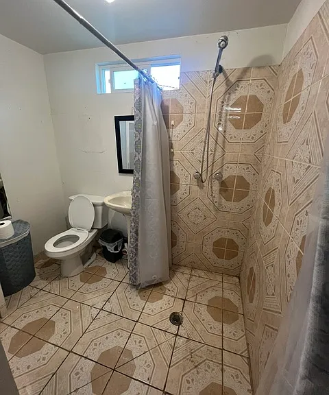 8139 Radford Ave — Photo 3