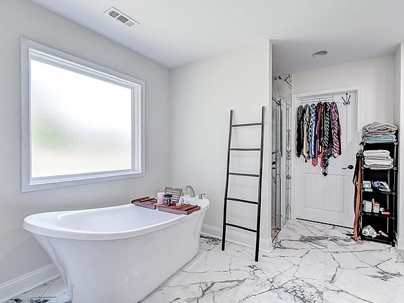 4th image of 115 Albert St