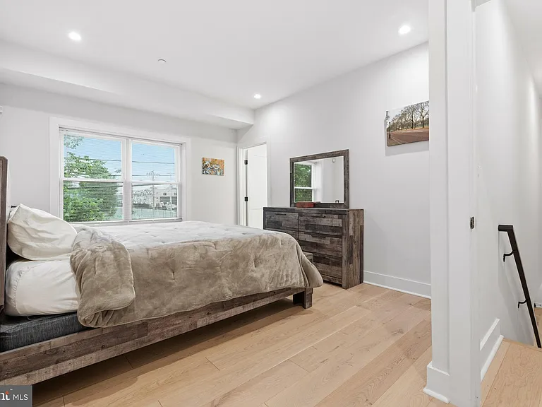 1722 W Virginia Ave NE #2 — Photo 24