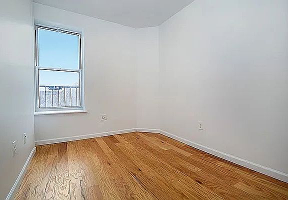 4th image of 308 Kosciuszko St #3B