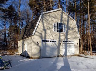 13 Simpson St, Wells, ME 04090